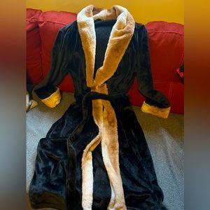 Plush Fleece Robe Size Large
